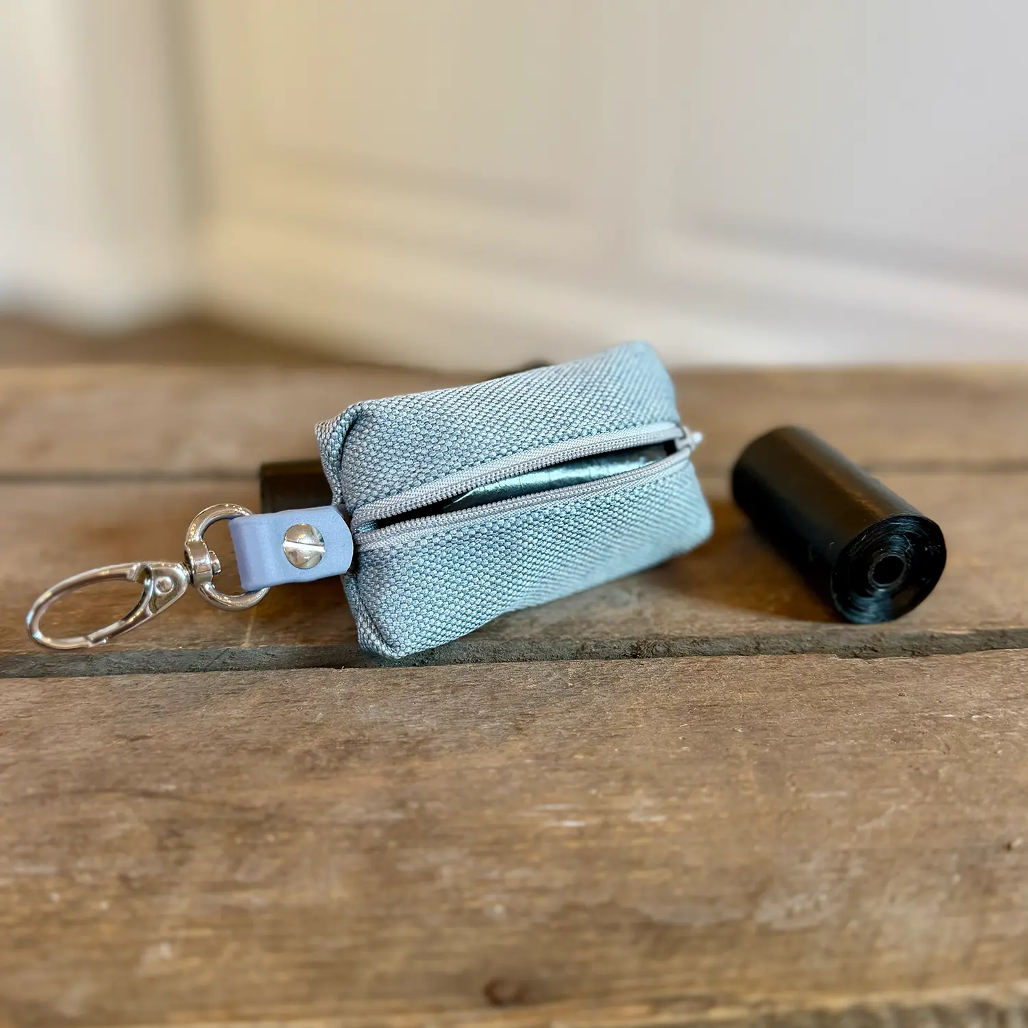 Kotbeutelspender Ice Blue Grey – handgefertigt aus Canvas