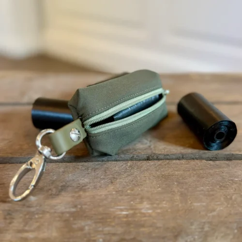 Kotbeutelspender Kaki – handgefertigt aus Softshell